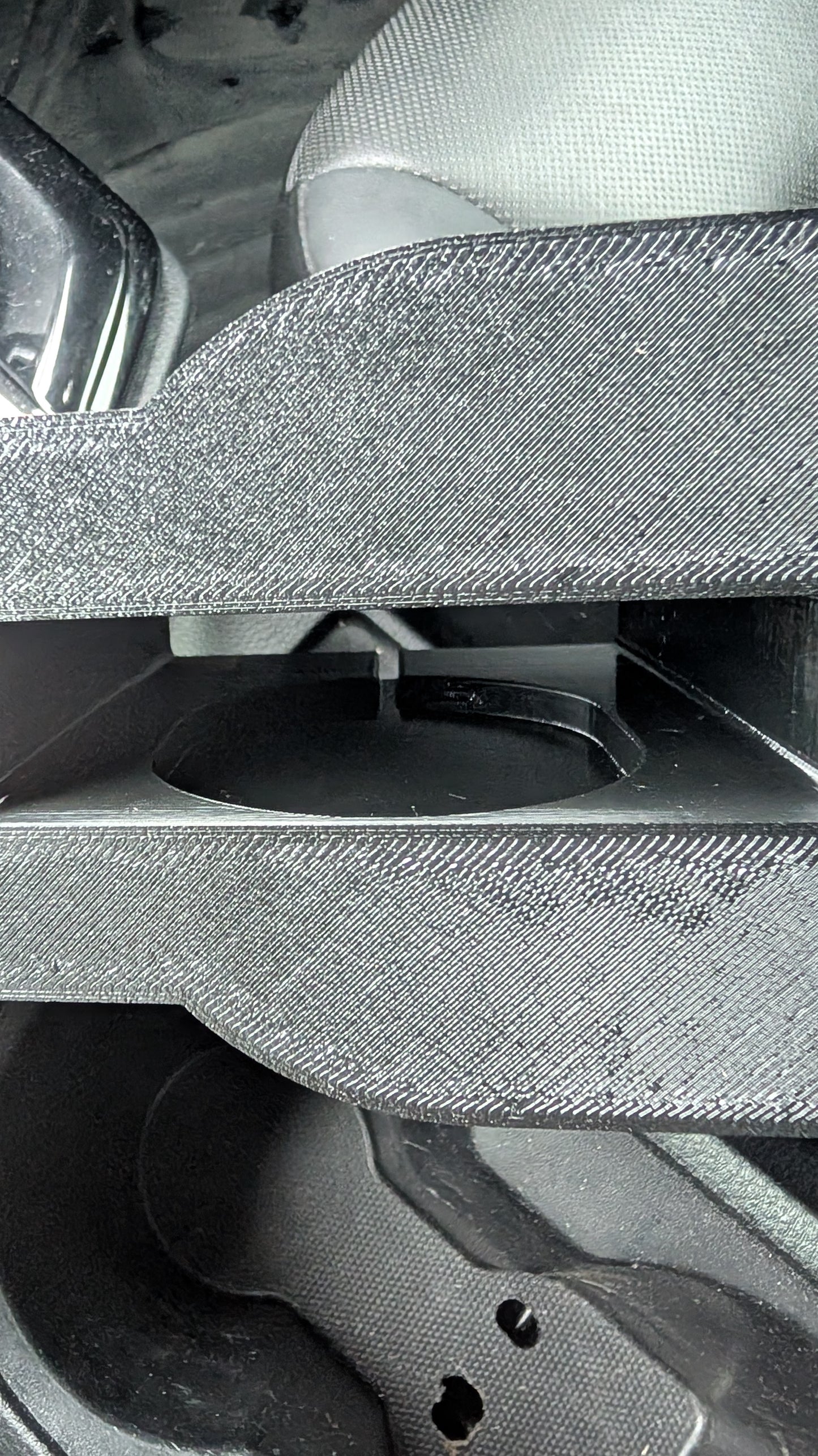 Isuzu D-MAX / Mazda BT50 (MY21+) XL WIRELESS CHARGER PHONE HOLDER