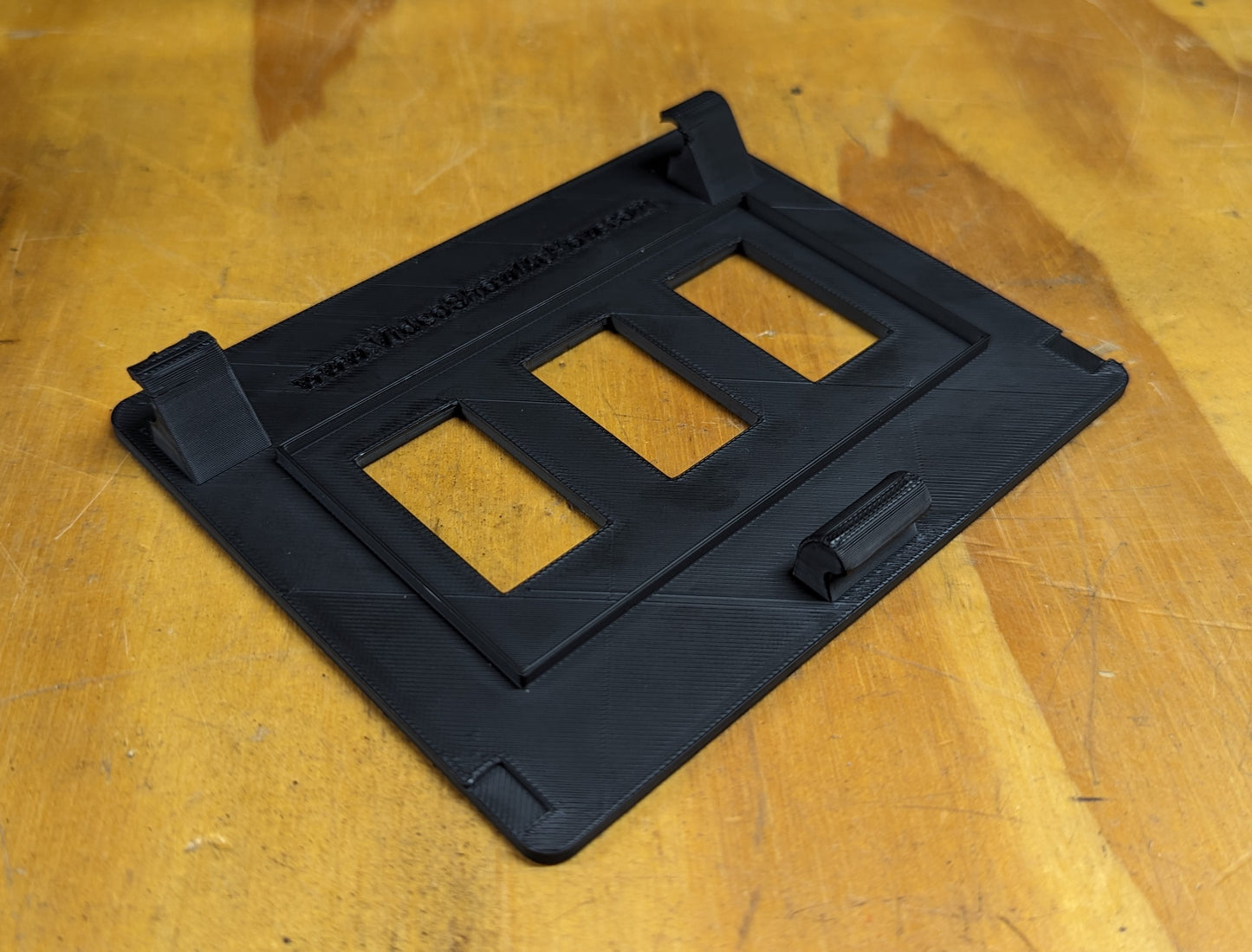Isuzu D-MAX / Mazda BT50 (MY21+) Rocker / Carling Switch Panel - 3 Hole