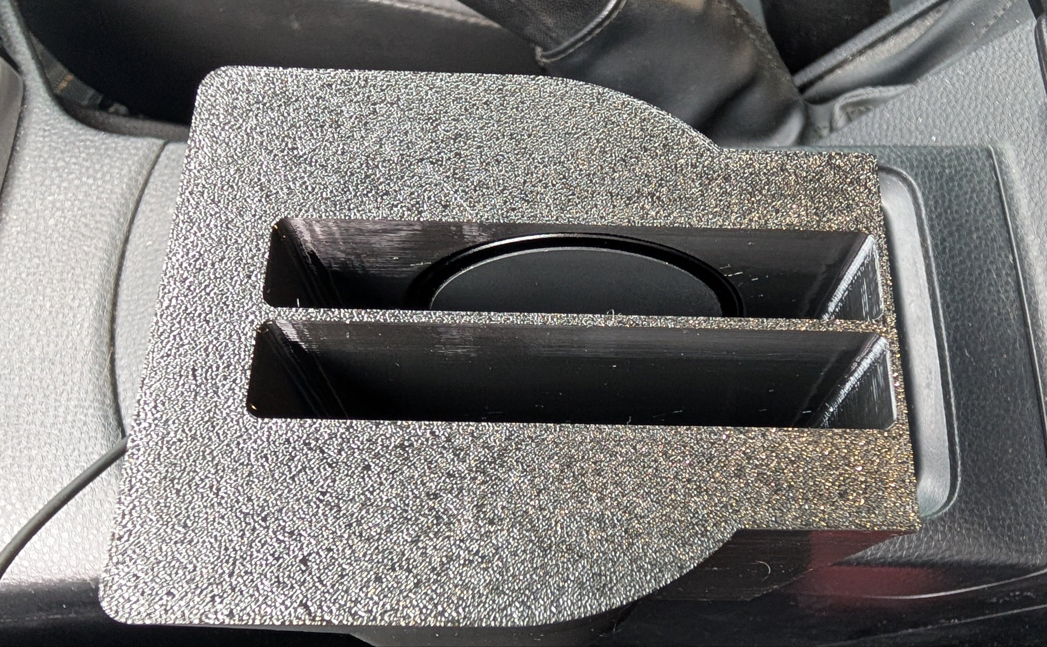 Isuzu D-MAX / Mazda BT50 (MY21+) Dual WIRELESS CHARGER PHONE HOLDER + 2x WIRELESS CHARGING Pucks