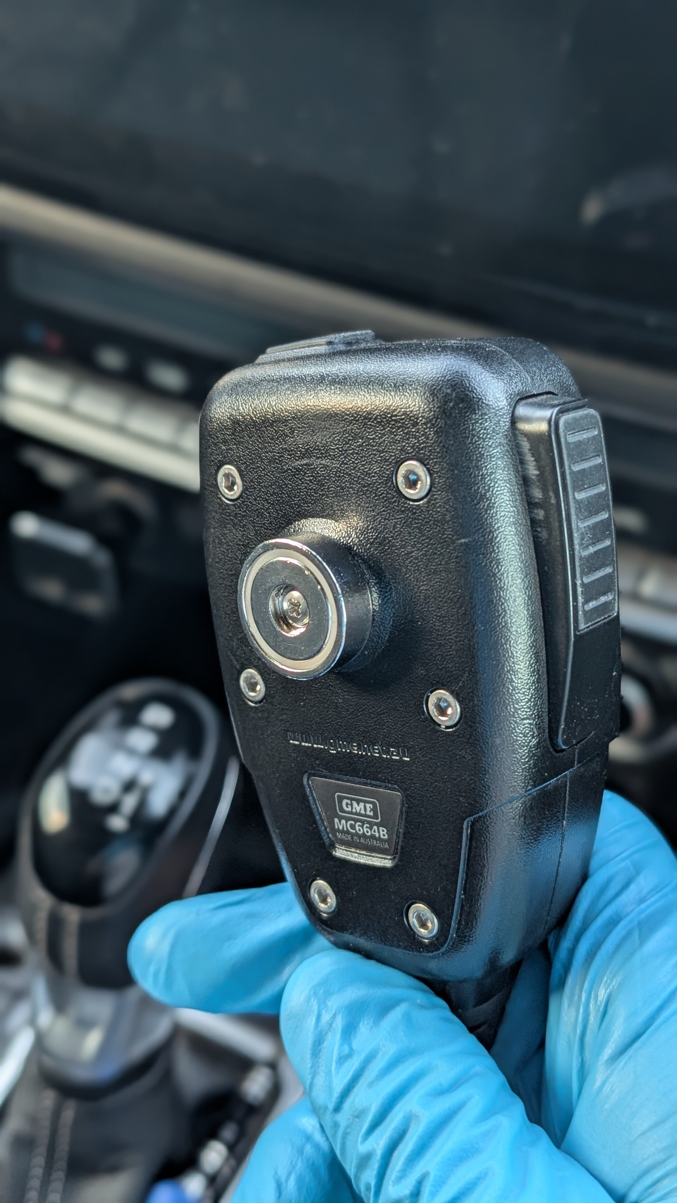 UHF Radio Mic Holder Pillar Bracket MAGNET Mount | Isuzu D-Max / MUX, Mazda BT50